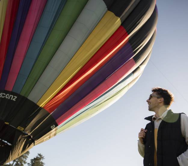 Balloon filling with air